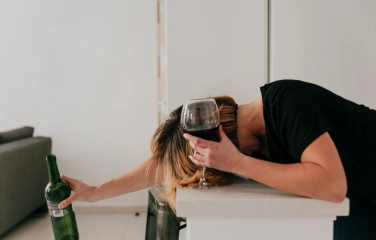 фото человека с алкоголизмом