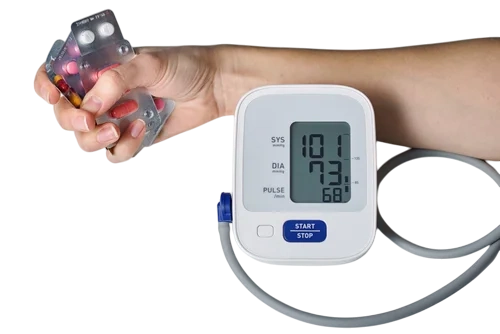 человек с препаратами для лечения гипотонии