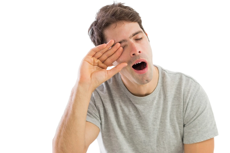 зевающий мужчина